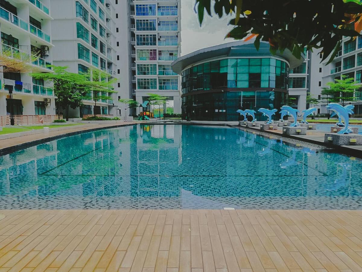 Ferienwohnung Mount Austin Ikea, Aeon 10Mins -Pool View- C115 Johor Bahru Exterior foto